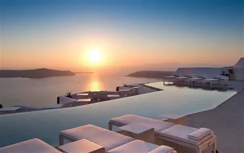 Отель Grace Santorini с пейзажным бассейном