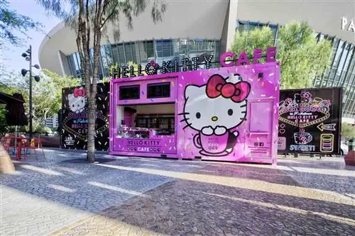 Место всплывающего окна с розовым контейнером Hello Kitty в парке MGM в Лас-Вегасе