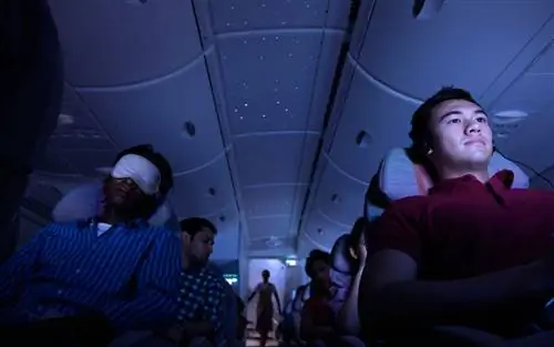 Эмирейтс А380 эконом-класс спальный