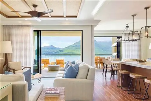 Гостиная в люксе Timbers Kaua’i at Hōkūala