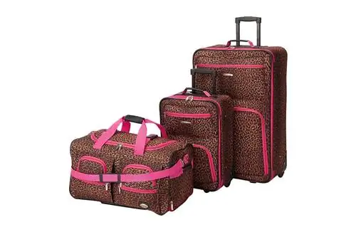 Набор чемоданов Rockland Vara Softside из 3 предметов в вертикальном положении, розовый леопард, (20/22/28)