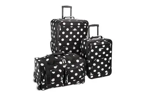 Набор чемоданов Rockland Vara Softside из 3 предметов в вертикальном положении, черная точка, (20/22/28)