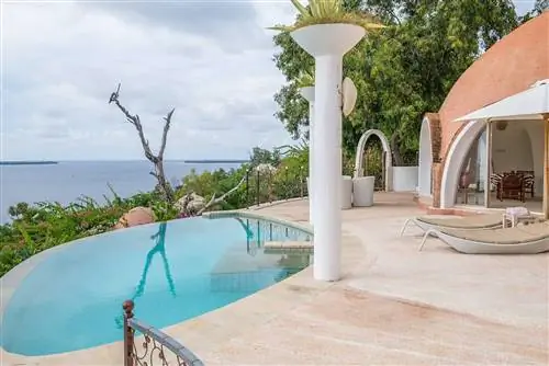 Бассейн в FREEdom, Индонезия