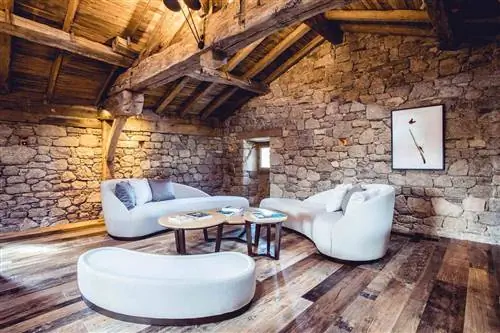 Спа-салон в Мулене, зона отдыха в отеле Domaine Des Etangs, замок 13 века на юго-западе Франции.