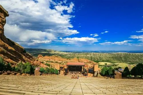Общий вид амфитеатра Red Rocks 31 августа 2014 г. в Моррисоне, штат Колорадо.