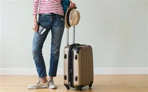 США, Нью-Джерси, женщина готова к отпуску