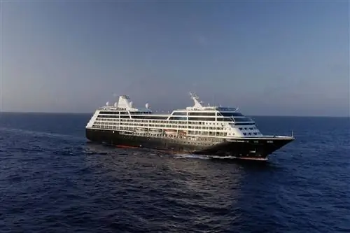 Внешний вид круизного лайнера Azamara World Cruise