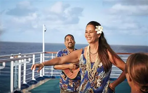 Уроки хула на борту круизного лайнера Princess Cruise на Гавайях Уроки хула на борту круизного лайнера Princess Cruise на Гавайях