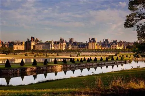 Замок Фонтенбло, Франция