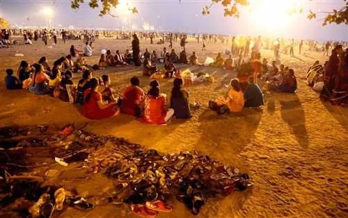 Фестиваль воздушных змеев на пляже Чоупатти, Мумбаи, Индия.