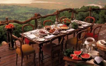 Самые удивительные рестораны мира с видом: Ngorongoro Crater Lodge, Танзания