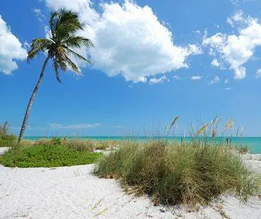 Романтический пляжный отдых: остров Каптива для обновления ваших клятв