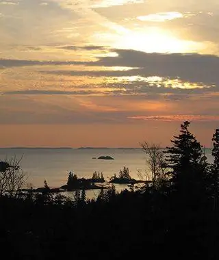 Романтический отпуск на пляже: отдых на летнем острове в Норт-Хейвене, Мэн