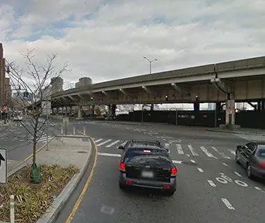 Самые опасные мосты Америки: NY Route 907L (FDR Drive) через мост Avenue C