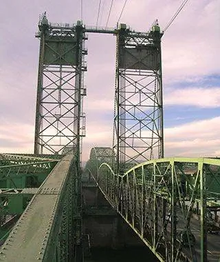 Самые опасные мосты Америки: I-5 через реку Колумбия, Южная Каролина, Портленд, Орегон / Ванкувер, Вашингтон.