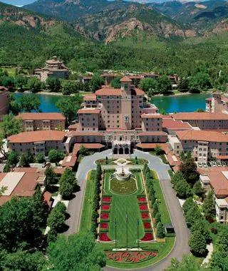 Лучшие отели Америки у озера: Бродмур