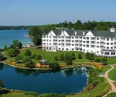 Лучшие отели Америки на озере: Osthoff Resort