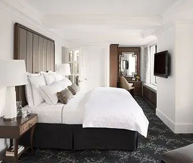 Лучшие отели Нью-Йорка: The Surrey