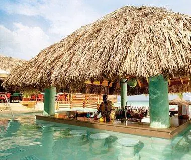 Лучшие карибские отели мира: влюбленные пары