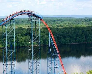 10 самых страшных аттракционов на планете