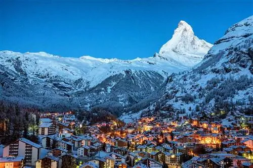 Рано утром вид на Церматт, Швейцария