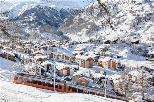 Заснеженный город Церматт, Швейцария