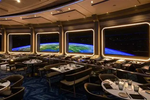 Столовая в ресторане Space 220