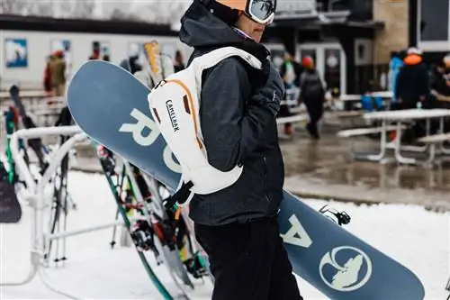 CamelBak Zoid Snow Hydration Pack Author со сноубордом