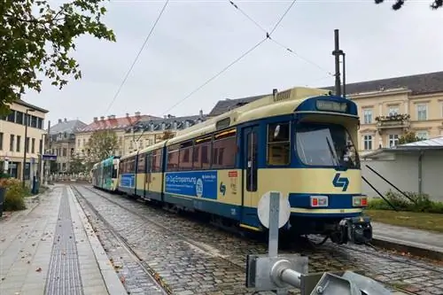 Внешний вид поезда, который шел из Баден-бай-Вены в Вену
