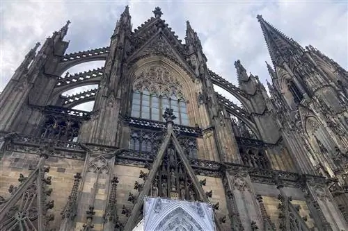 Внешний фасад Кёльнского собора в Кёльне, Германия