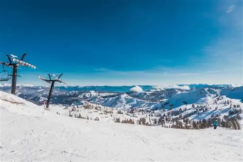 Снежные горы озера Тахо