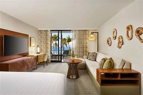 Номер с кроватью размера «king-size» и видом на океан в курортном спа-отеле Hyatt Regency Maui