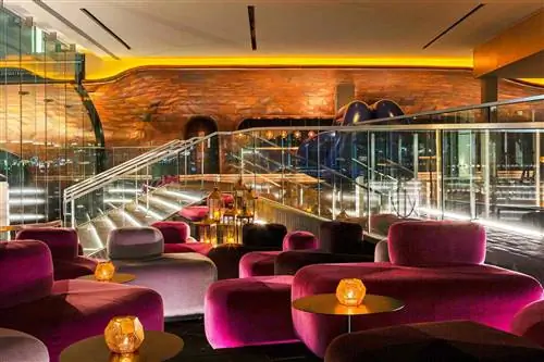 Интерьер вестибюля отеля Sea Containers