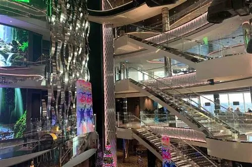 Атриум на борту MSC Seascape Атриум на борту MSC Seascape
