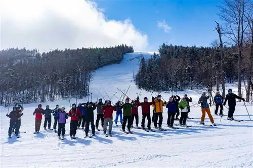 Лыжники на курорте Waterville Valley Лыжники на курорте Waterville Valley