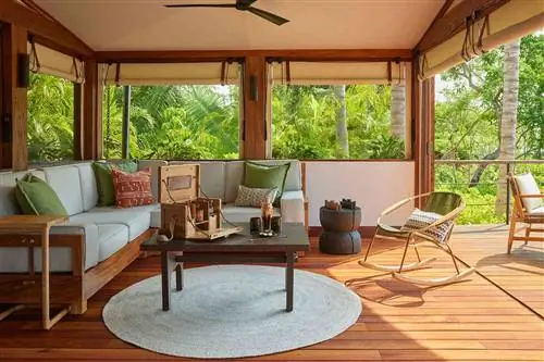 Интерьер гостиной в палатке в Навиве, курорт Four Seasons, Пунта-Мита, Мексика