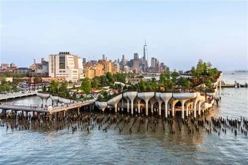 Вид на закат под большим углом в парке Литтл-Айленд в Нью-Йорке