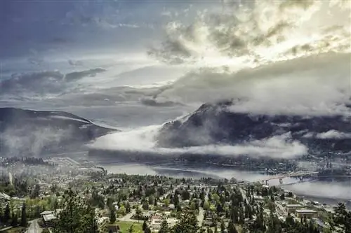 В этих горах Британской Колумбии есть тропа природных горячих источников протяженностью 530 миль - как спланировать поездку