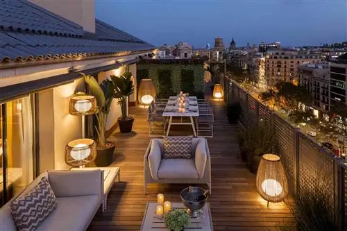 Вид с воздуха на террасу Majestic Royal Penthouse Paseo de Gracia By Night