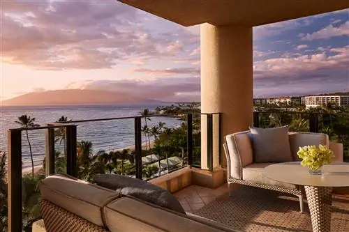Терраса в номере отеля Four Seasons Maui at Wailea