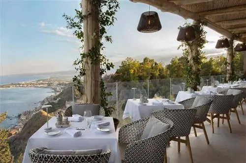 Ресторан отеля Four Seasons Taormina, дворец Сан-Доменико.