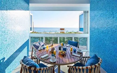 Завтрак с видом на оздоровительный курорт Carillon Miami Wellness Resort