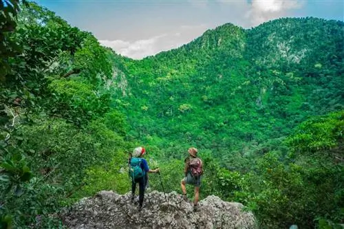Курорт Golden Rock Resort и национальный парк Quill на острове Статия в Карибском море