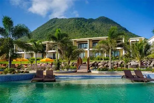 Курорт Golden Rock Resort и национальный парк Quill на острове Статия в Карибском море