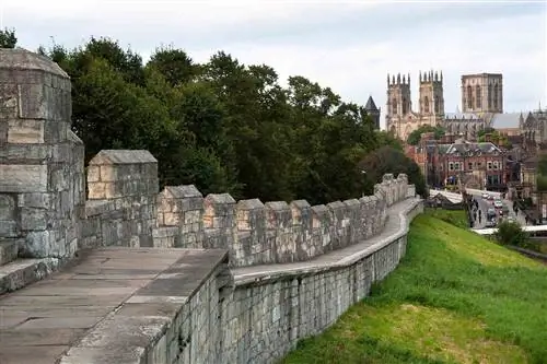 Йоркский собор с городских стен, Йорк, Великобритания