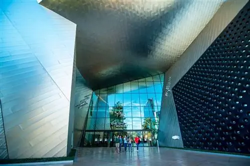 Вход в магазины в Crystals Las Vegas