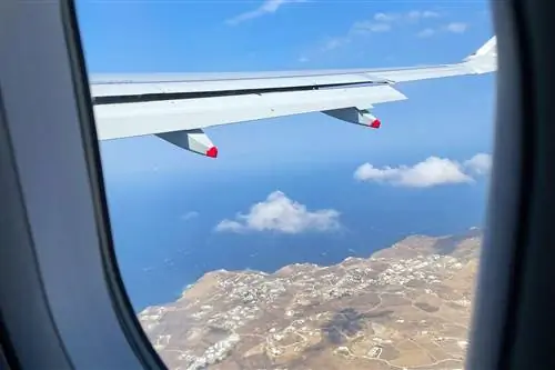 Глядя из окна самолета над Миконосом