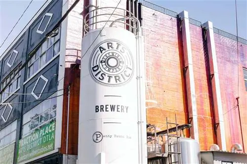 Красочные стены пивоварни Arts District