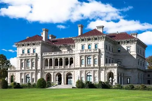 The Breakers, построенный в 1895 году как летнее поместье семьей Вандербильтов, один из знаменитых особняков Ньюпорта на Род-Айленде, США.