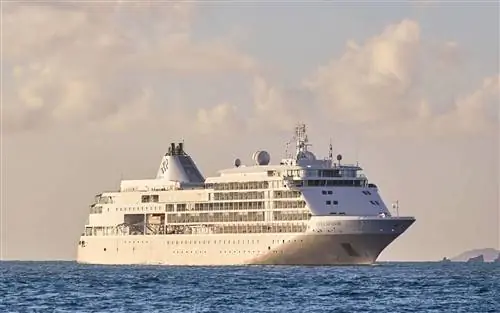 Круизный лайнер «Серебряная тень».